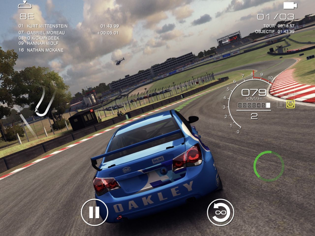 GRID Autosport (copie d'écran 9 sur iPhone / iPad)